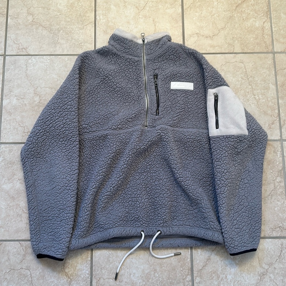Filla quarter zip fuzzy jacket size M